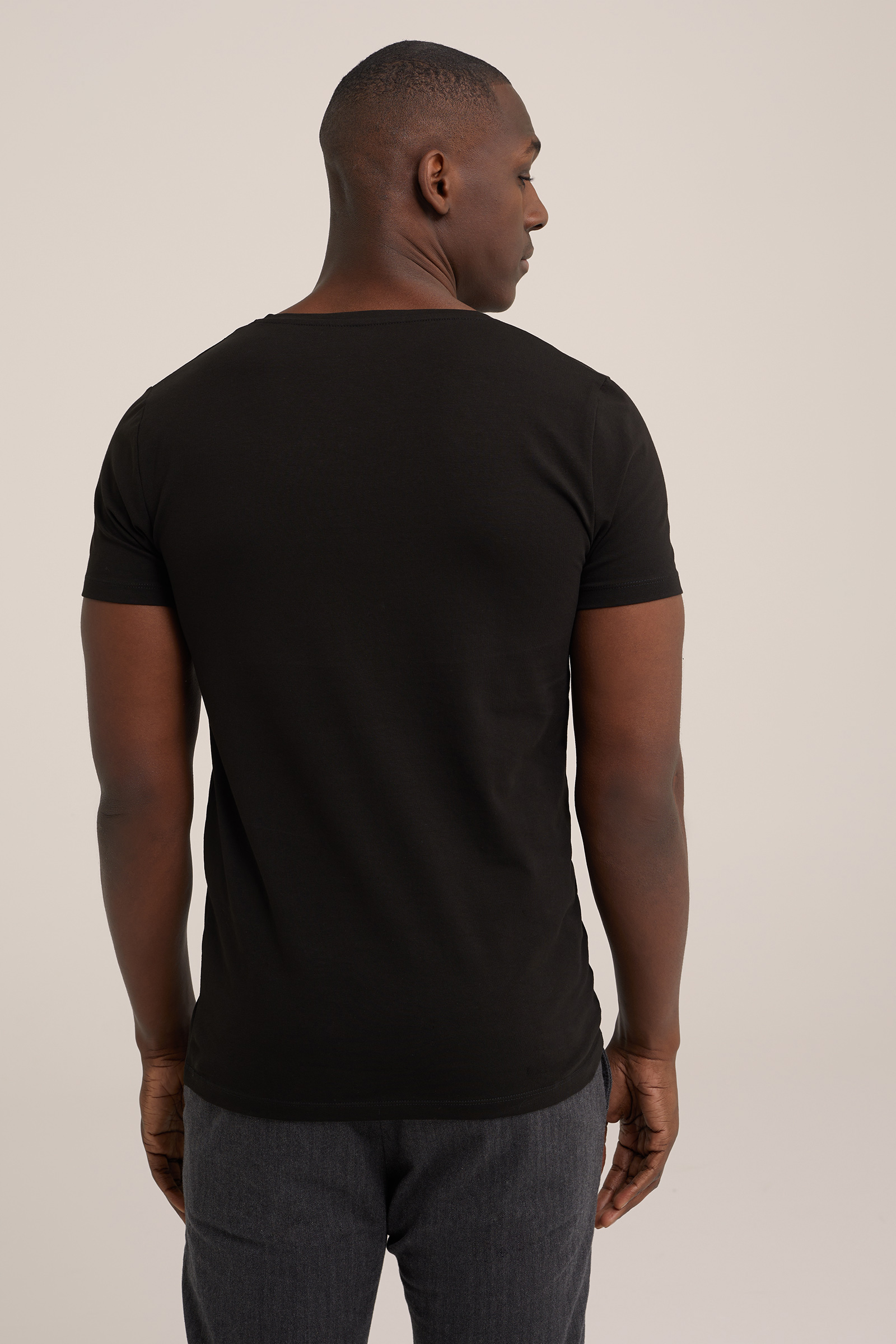 Mode Hauts T-shirt col en V Comptoir des Cotonniers T-shirt col en V noir style d\u00e9contract\u00e9 